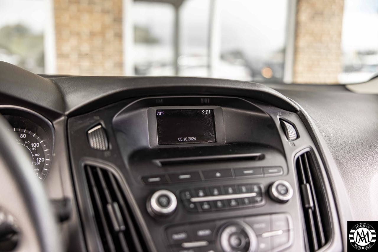 Used 2017 Ford Focus SE FWD image 26
