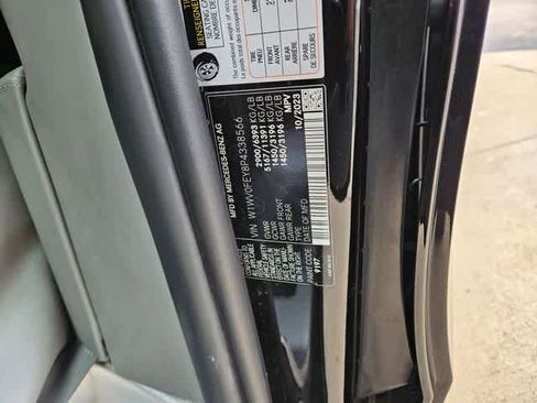 Used 2023 Mercedes-Benz Metris Passenger image 34