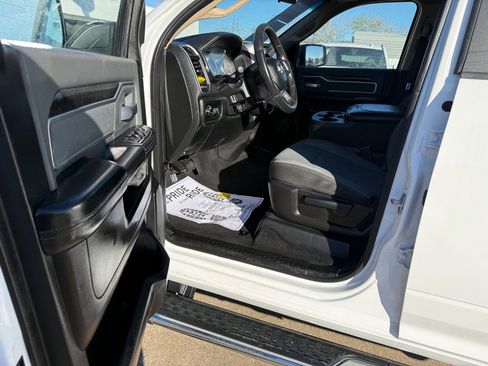 Used 2019 RAM 2500 Big Horn image 21