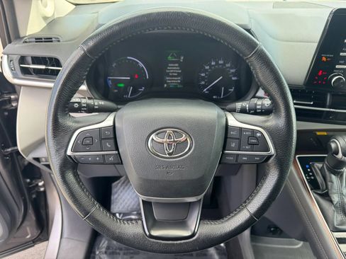 Used 2021 Toyota Sienna XLE w/ XLE Plus Package AWD/4WD image 34