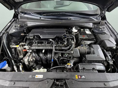 Used 2022 Hyundai Elantra SEL w/ Convenience Package FWD image 34