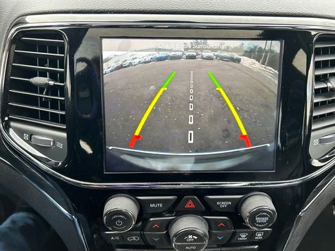 Used 2019 Jeep Grand Cherokee Limited w/ Trailer Tow Group IV image 28