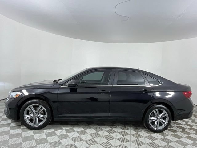 Used 2024 Volkswagen Jetta SE FWD image 8