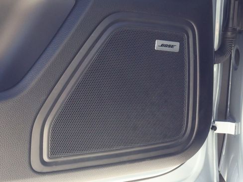 Certified 2025 Porsche Macan image 14