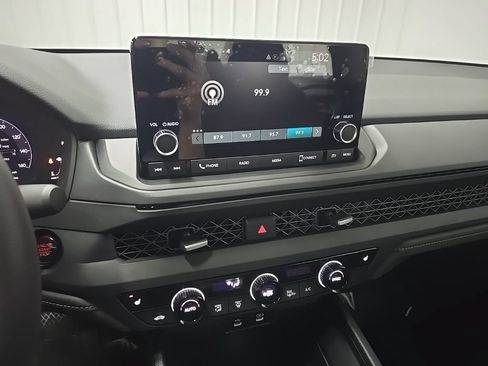 Used 2025 Honda Accord SE image 25