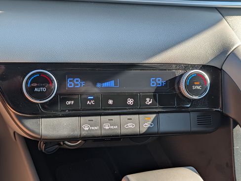 Certified 2026 Hyundai Elantra Sport FWD image 23