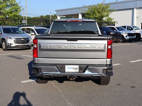 Used 2021 Chevrolet Silverado 1500 LT AWD/4WD image 9