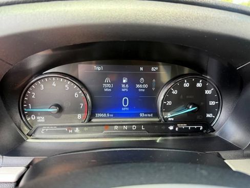 Used 2022 Ford Explorer XLT w/ Equipment Group 202A AWD/4WD image 5