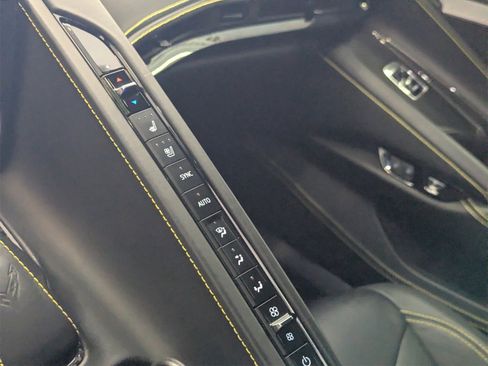 Used 2023 Chevrolet Corvette Stingray Premium Cpe w/ Z51 Performance Package image 18