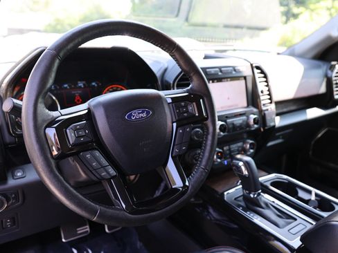 Used 2019 Ford F150 Lariat w/ Equipment Group 502A Luxury AWD/4WD image 19