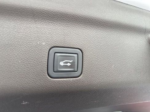 Used 2024 Chevrolet Tahoe Z71 w/ Luxury Package image 7