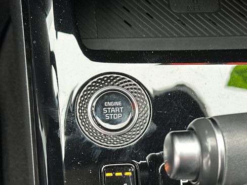 Used 2023 Kia Niro FWD image 27