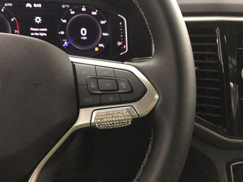 Used 2023 Volkswagen Atlas SE w/ Panoramic Sunroof Package FWD image 24