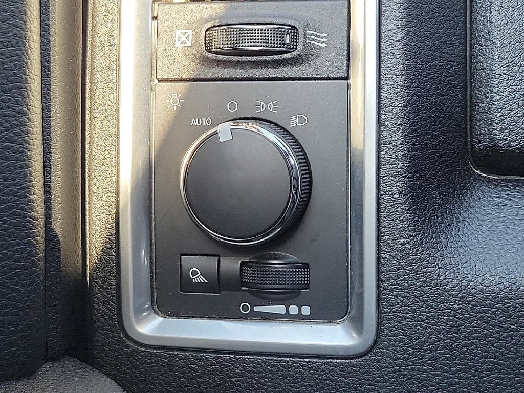 Used 2024 RAM 1500 Warlock AWD/4WD image 14