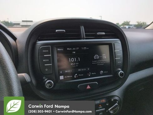 Used 2024 Kia Soul LX w/ Option Group 015 FWD image 16