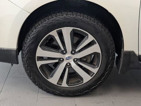 Used 2018 Subaru Outback 2.5i Limited image 4