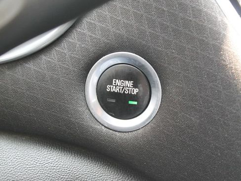 Used 2021 Chevrolet Malibu LT FWD image 28