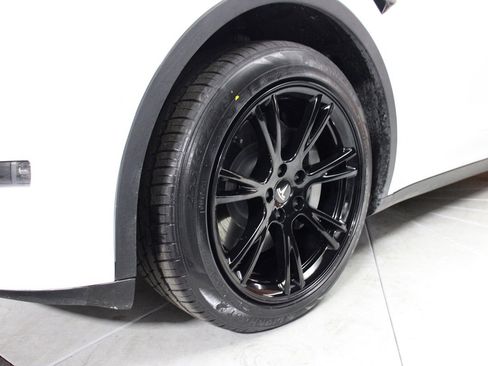 Used 2022 Tesla Model Y Long Range image 39