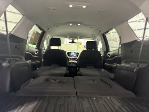 Used 2018 GMC Acadia SLE AWD/4WD image 37
