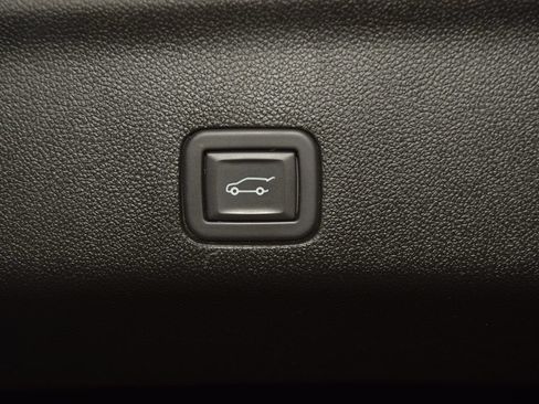 Used 2024 Chevrolet Suburban Z71 w/ Off-Road Capability Package AWD/4WD image 26