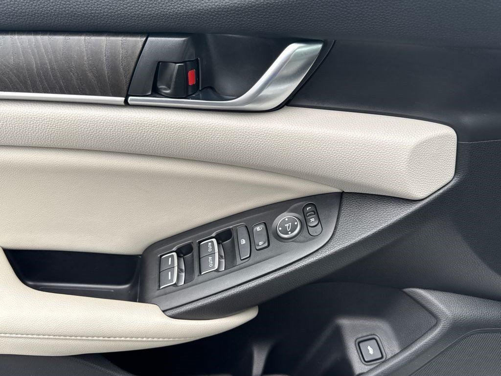 Certified 2021 Honda Accord EX image 21