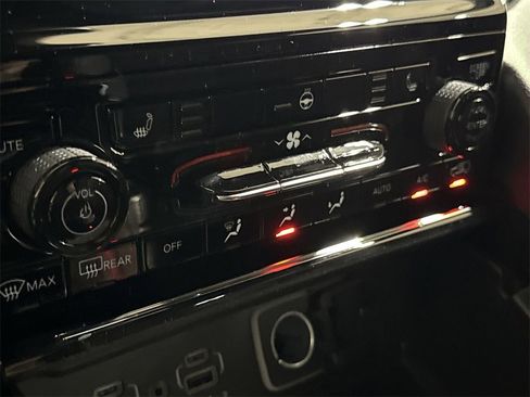 New 2025 Jeep Grand Cherokee L Laredo w/ Luxury Tech Group I image 14