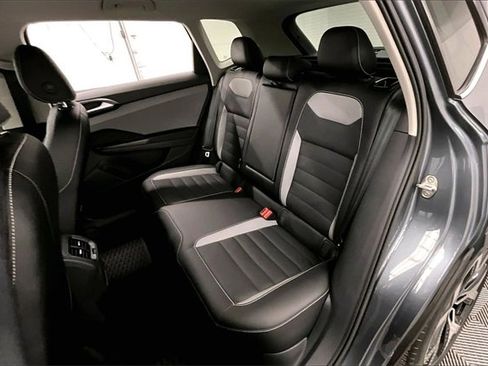 Used 2022 Volkswagen Taos SEL image 20