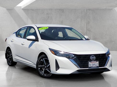 Used 2024 Nissan Sentra SV FWD image 2