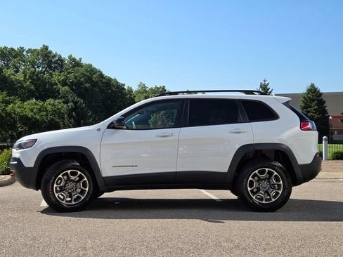 Used 2022 Jeep Cherokee Trailhawk w/ Sound & Nav Group AWD/4WD image 22