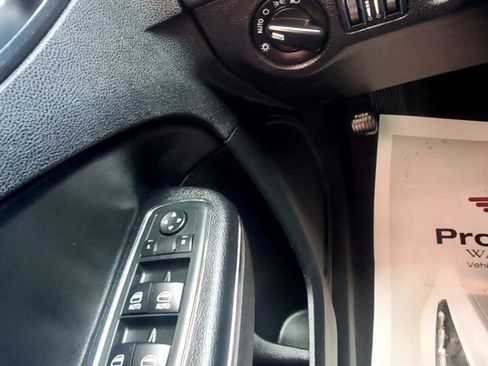 Used 2011 Dodge Charger SE image 10