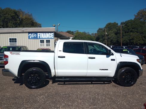 Used 2019 Toyota Tundra SR5 image 9