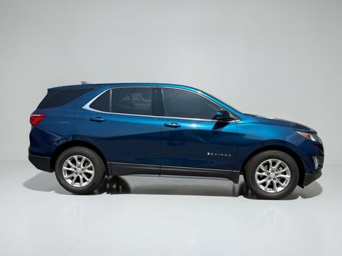 Used 2020 Chevrolet Equinox LT w/ Driver Convenience Package FWD image 4