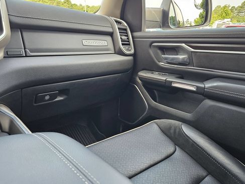 Used 2022 RAM 1500 Laramie AWD/4WD image 11