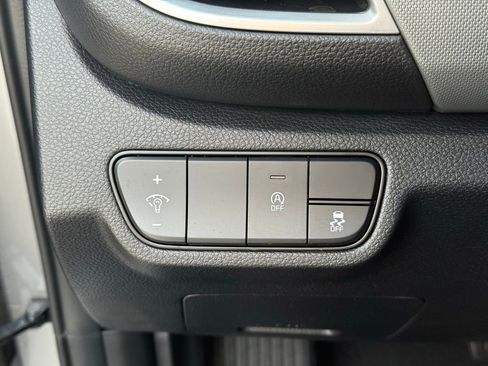 Used 2025 Kia Seltos LX image 9