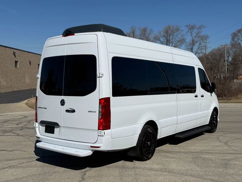 Used 2022 Mercedes-Benz Sprinter 2500 image 5
