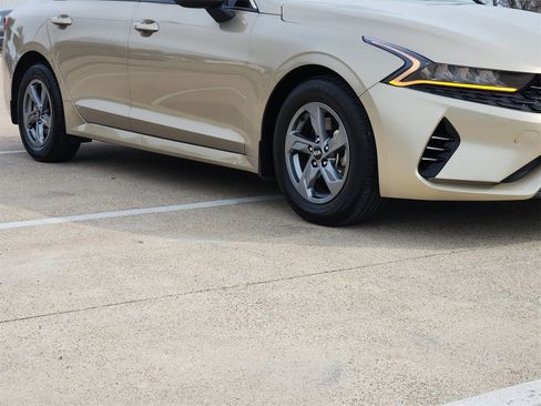 Used 2022 Kia K5 LXS image 11