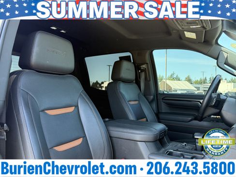 Used 2023 GMC Sierra 1500 AT4 w/ AT4 Premium Package AWD/4WD image 11