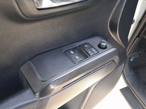 Used 2016 Toyota Tacoma TRD Sport w/ Towing Package AWD/4WD image 14