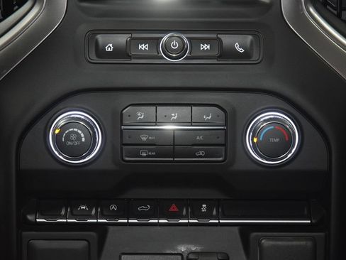 Used 2023 Chevrolet Silverado 1500 Custom AWD/4WD image 31