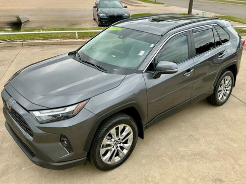 Used 2025 Toyota RAV4 XLE Premium w/ Weather Package FWD image 4