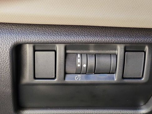 Certified 2025 Subaru Forester image 25