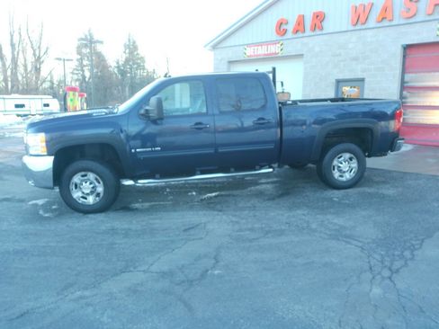 Used 2009 Chevrolet Silverado 2500 LTZ w/ Suspension Package, Off-Road AWD/4WD image 3