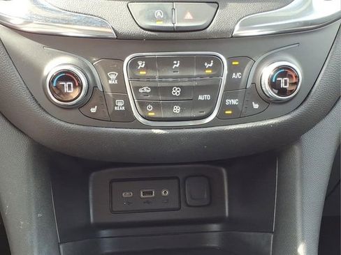 Used 2024 Chevrolet Equinox LT FWD image 20