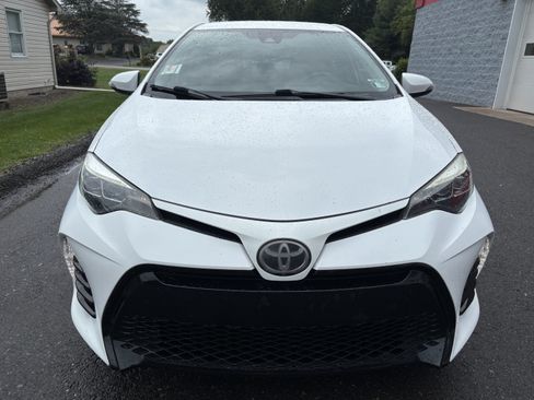 Used 2018 Toyota Corolla SE w/ Carpet Mat Package (TMS) FWD image 9