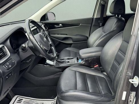 Used 2019 Kia Sorento EX image 9