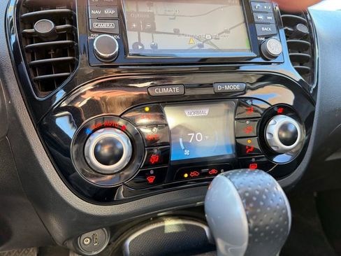 Used 2015 Nissan Juke SV w/ Technology Package image 17