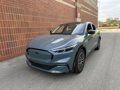 Used 2024 Ford Mustang Mach-E Premium image 4