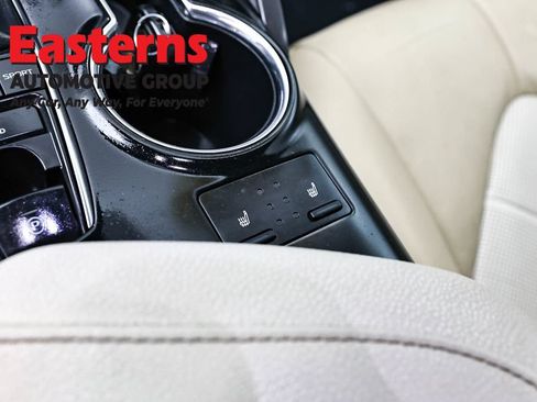 Used 2019 Toyota Camry XLE w/ Carpet Mat Package FWD image 21