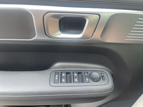 Used 2024 Hyundai Santa Fe SEL FWD image 13