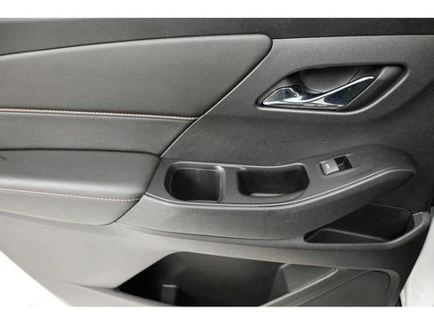 Used 2019 Chevrolet Traverse RS image 11